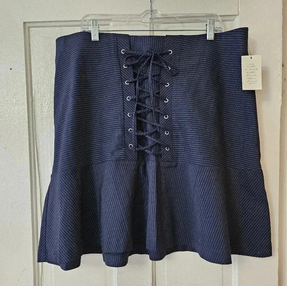 Eloquii Pinstripe Lace-Up Knee-Length Skirt Size 18, Flared Hem - Picture 1 of 6